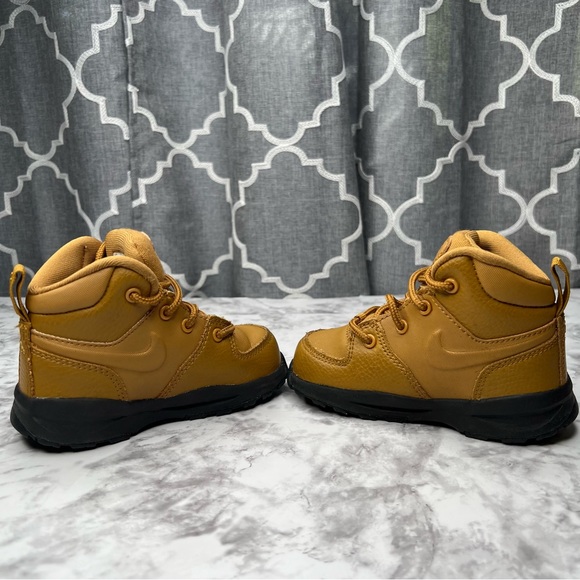 NIKE Manoa Wheat Black Little Kid Boots - Picture 5 of 8